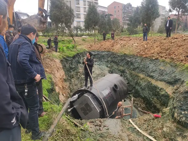 2019年10月，一体化预制泵站安装现场